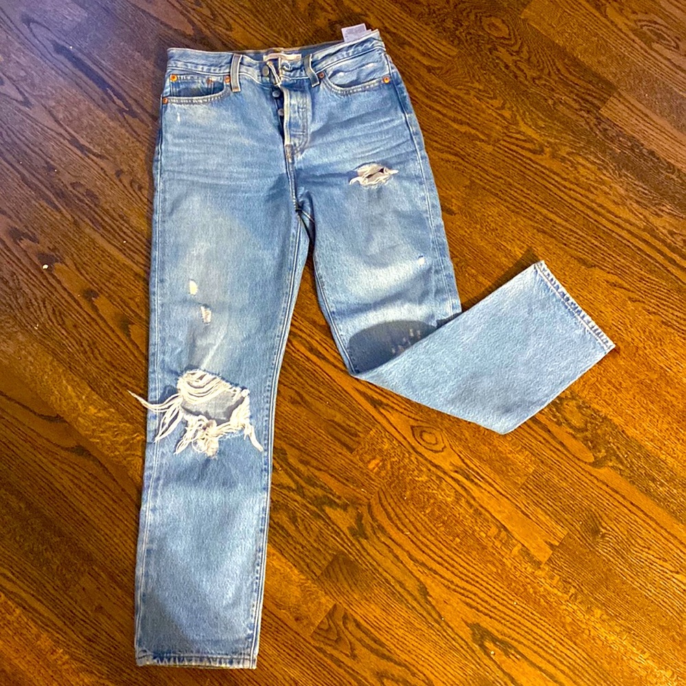 Levis wedgie straight distressed jean